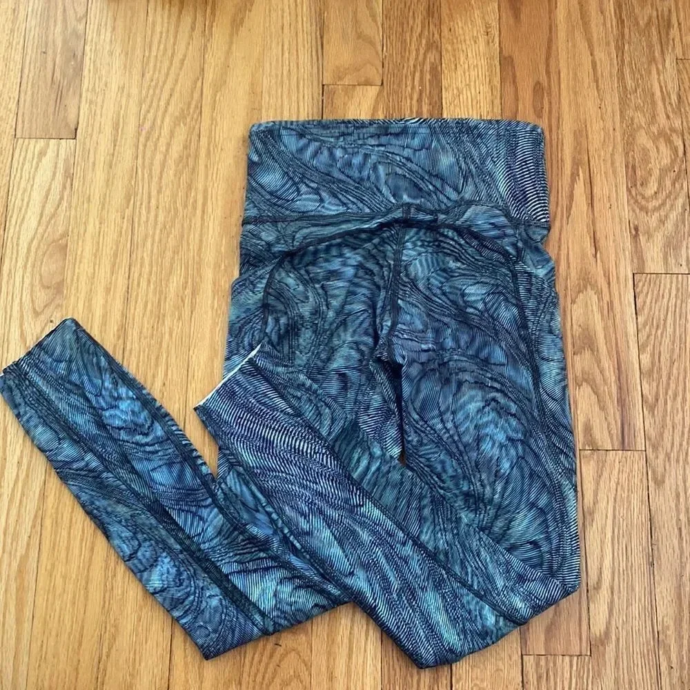 Lululemon sz 2 Fast and Free Tight 25" *Non-Reflective Nulux blue EUC - Picture 9 of 14